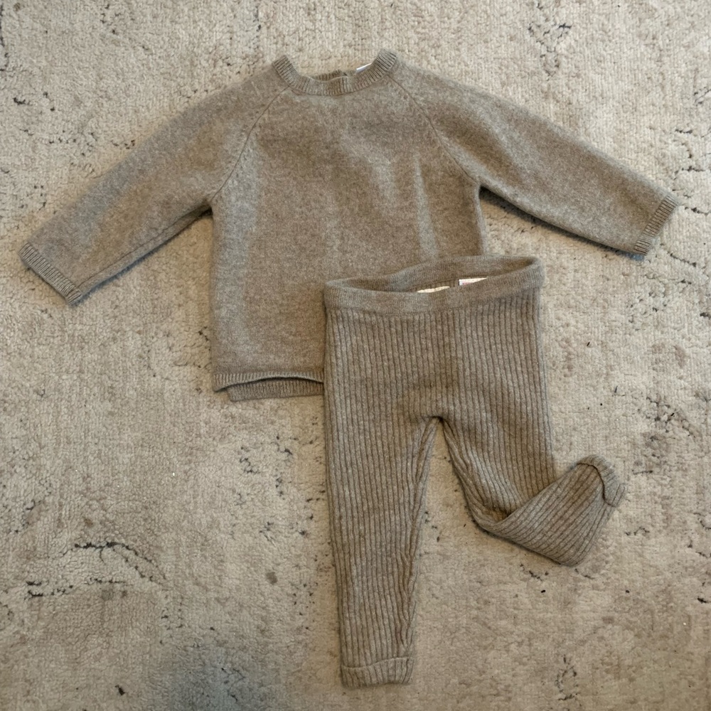 Zara 100% cashmere outfit. Size 18-24 months. Color - grayish brown